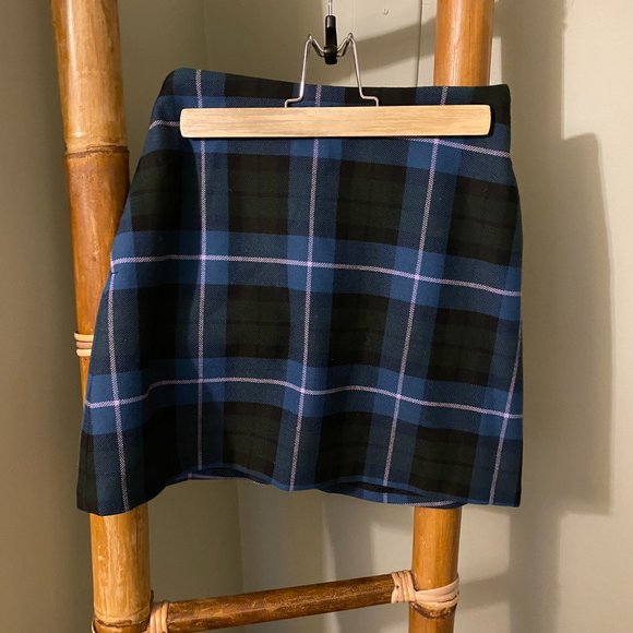 Wilfred plaid skirt - size 2 (not same pattern as cover photo) - Picture 3 of 4